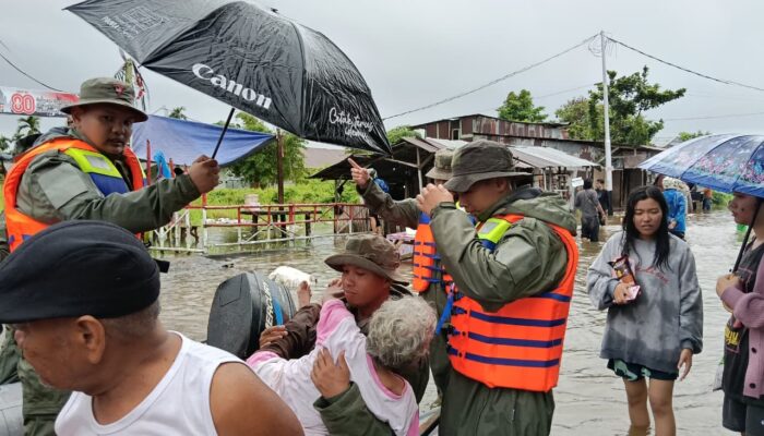 Di Padang Pariaman, 11 Rumah Hanyut dan 2.818 Jiwa Mengungsi