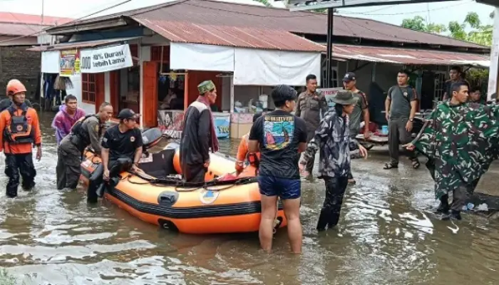 Banjir di Padang; Dua Rumah Hanyut, 20 Ribu Lebih Warga Terdampak