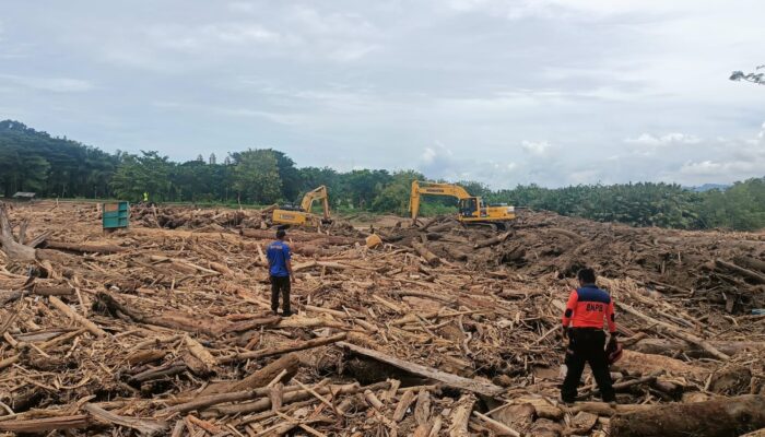Warga Sumbar Harap Anggota DPRD Turut Sediakan Alat Berat untuk Percepat Pemulihan Banjir