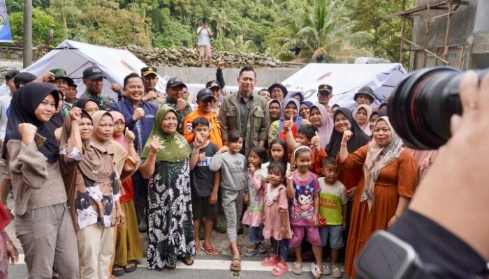 AHY Tinjau Kerusakan Jalan Nasional Lembah Anai: “Sumbar Harus Bangkit”