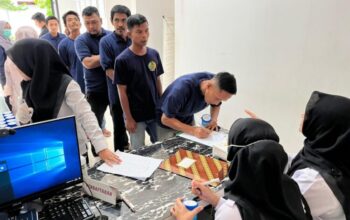 Pastikan Rutan Bersih Narkoba, Petugas dan Warga Binaan Rutan Padang Jalani Tes Urine