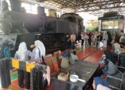 Menelusuri Jejak Kereta Api Sawahlunto, Walking Train 2026 Tarik Antusiasme Masyarakat