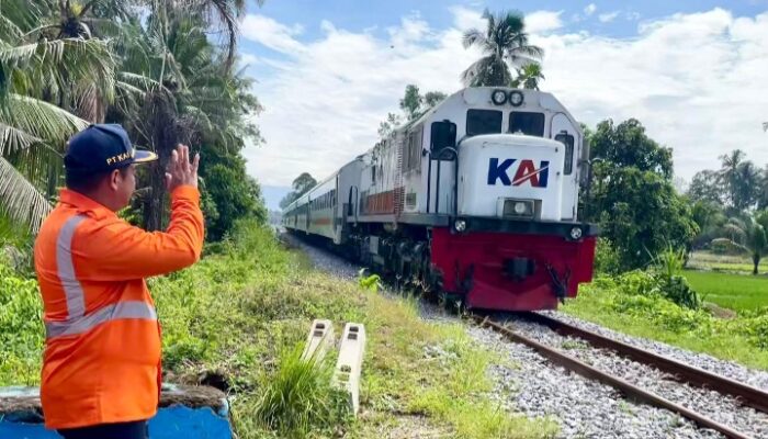 KAI Divre II Sumbar Lakukan Cek Lintas Kuraitaji–Cimparuh Jelang Angkutan Lebaran 2026