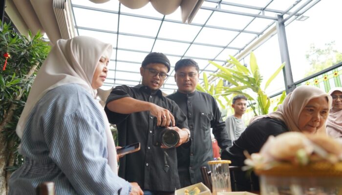 Pertamina Patra Niaga Sumbagut Bekali UMKM Binaan dengan Pelatihan Fotografi Produk